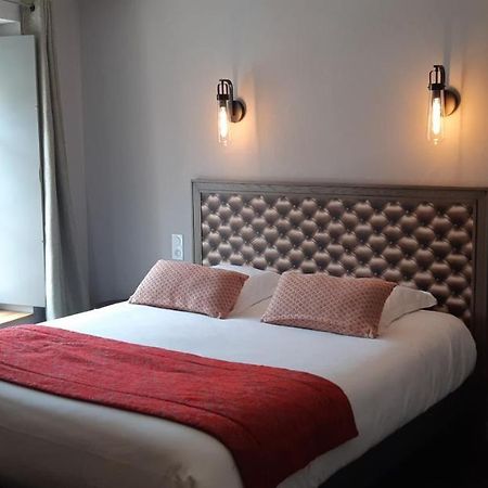 Logis Hotel Le Grand Cerf Ernee Exterior photo