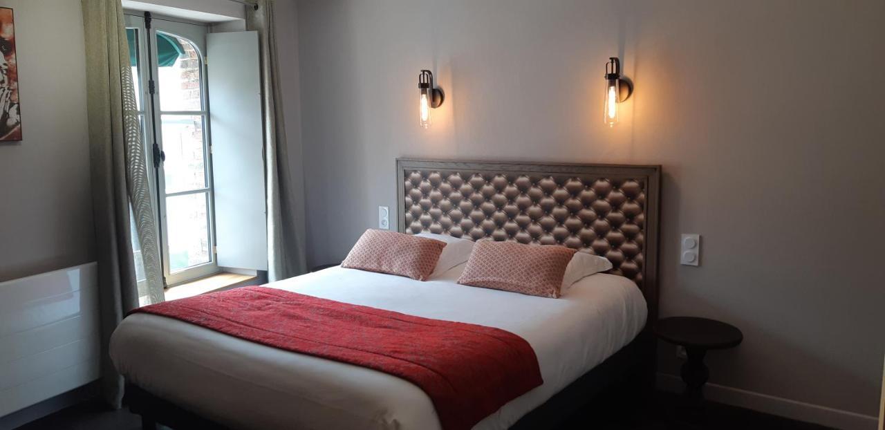 Logis Hotel Le Grand Cerf Ernee Exterior photo