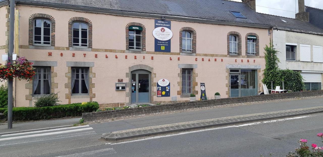 Logis Hotel Le Grand Cerf Ernee Exterior photo