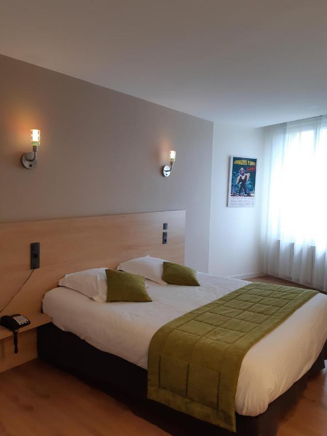 Logis Hotel Le Grand Cerf Ernee Exterior photo