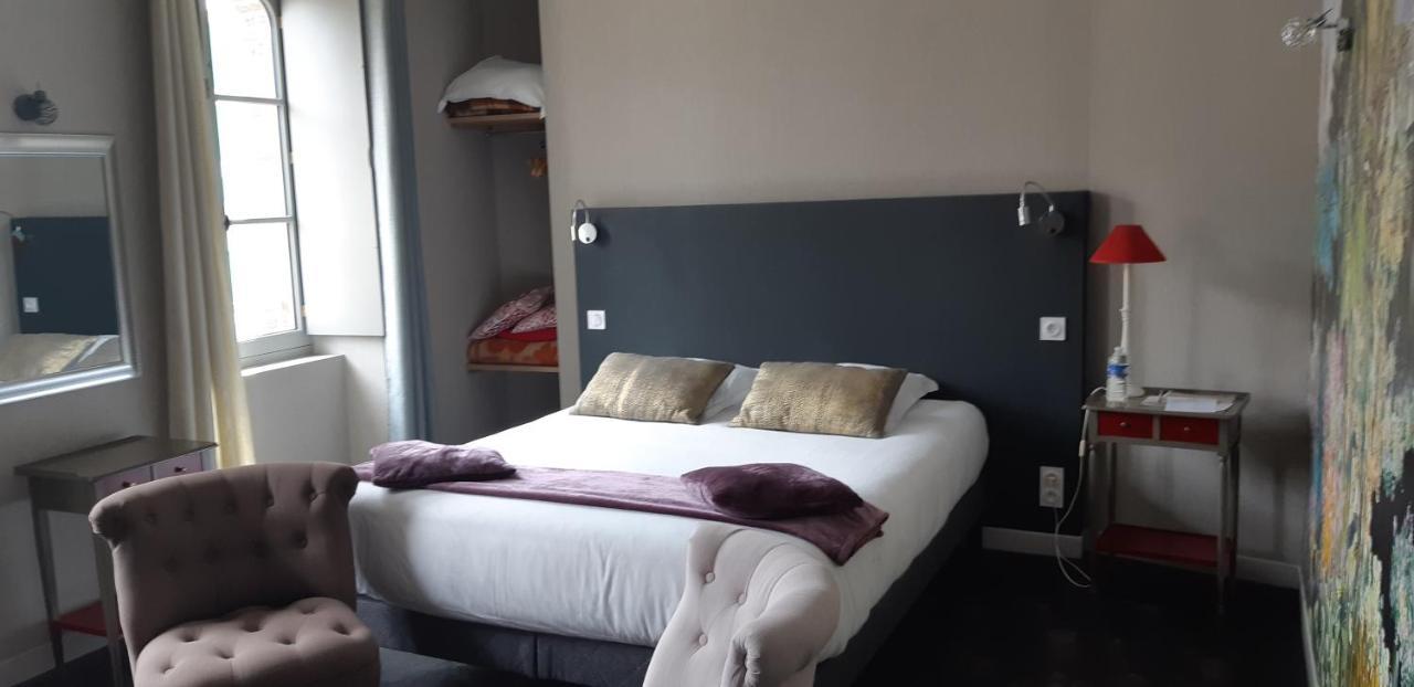 Logis Hotel Le Grand Cerf Ernee Exterior photo