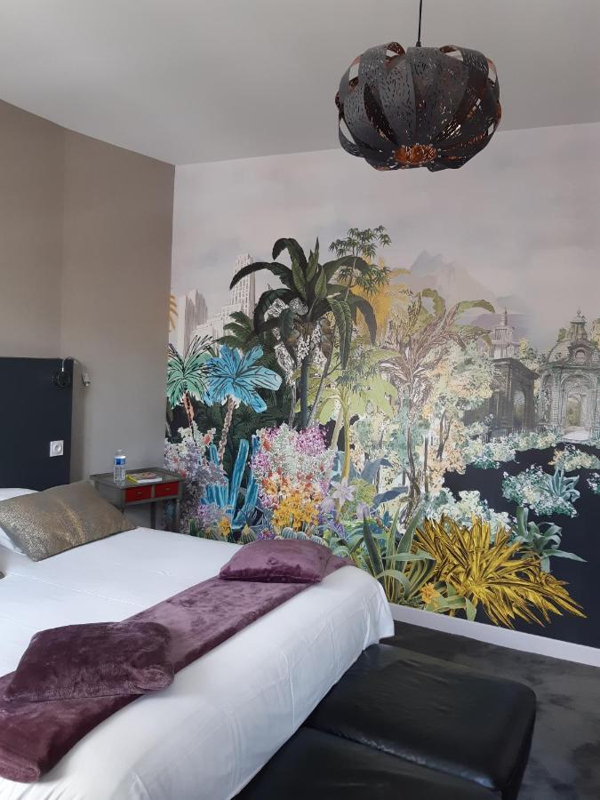 Logis Hotel Le Grand Cerf Ernee Exterior photo
